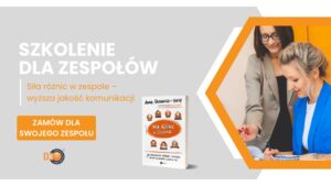 Zdjęcie jest reklamą szkolenia dla zespołów. Główne hasło brzmi: „SZKOLENIE DLA ZESPOŁÓW”, a poniżej znajduje się tekst: „Siła różnic w zespole – wyższa jakość komunikacji”, co sugeruje, że szkolenie koncentruje się na budowaniu lepszej współpracy i komunikacji poprzez zrozumienie różnorodności.